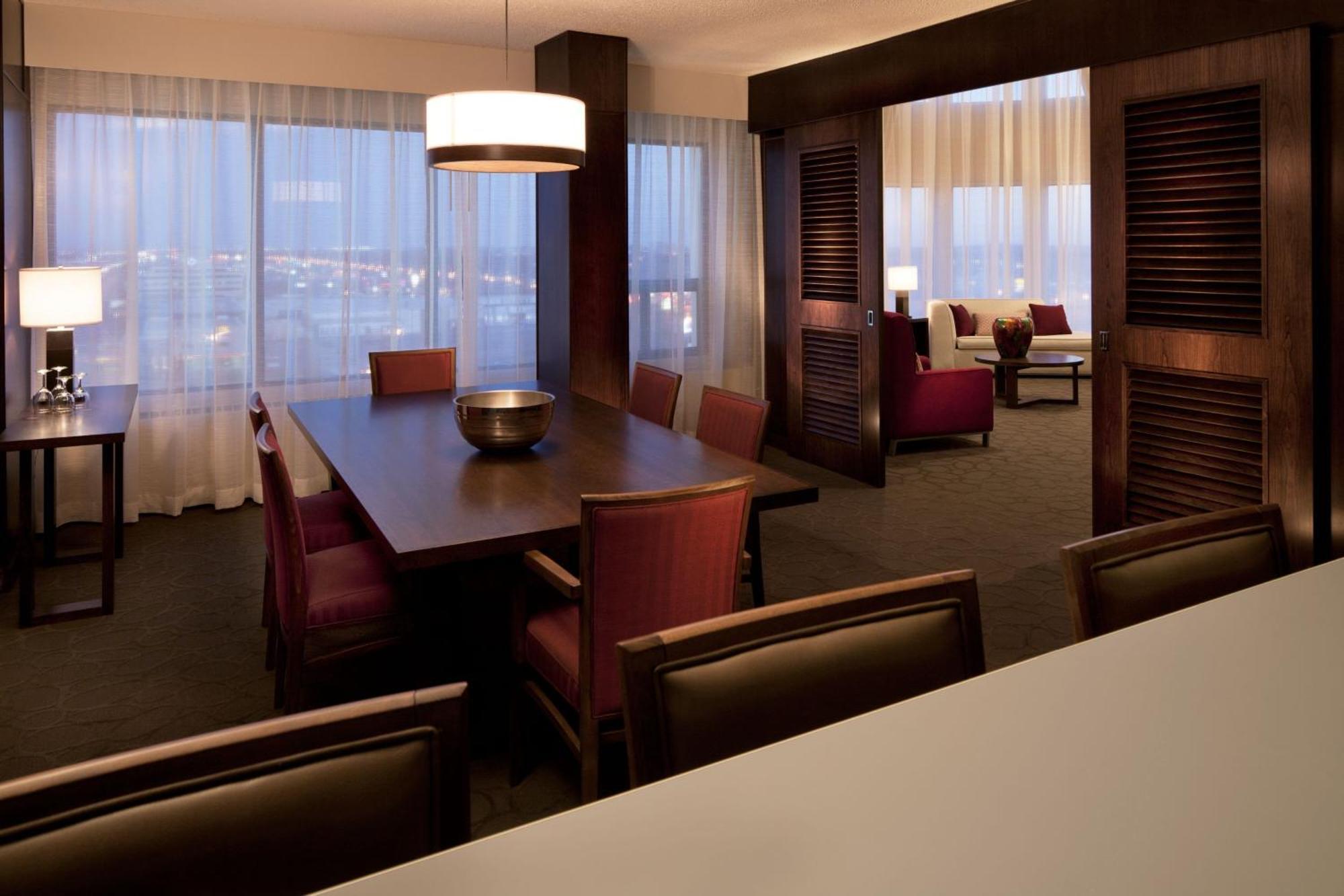 Delta Hotels By Marriott Edmonton South Conference Centre Ngoại thất bức ảnh