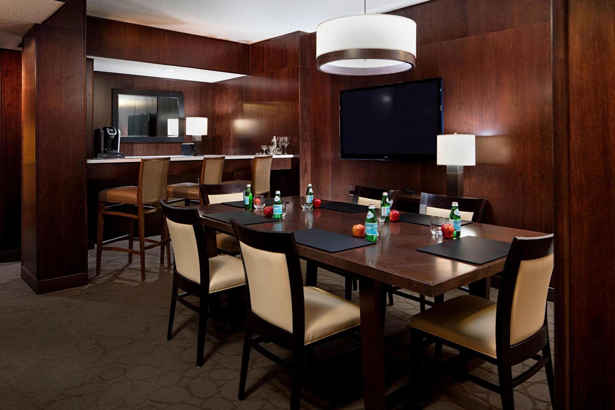 Delta Hotels By Marriott Edmonton South Conference Centre Ngoại thất bức ảnh